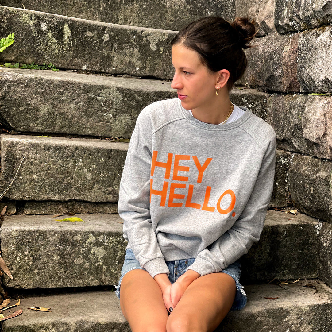 SWEATER LAUNCH HEY HELLO