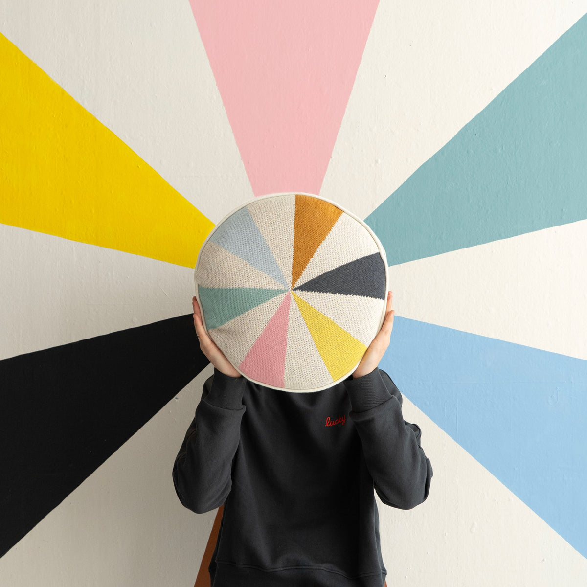 BEACH BALL WALL