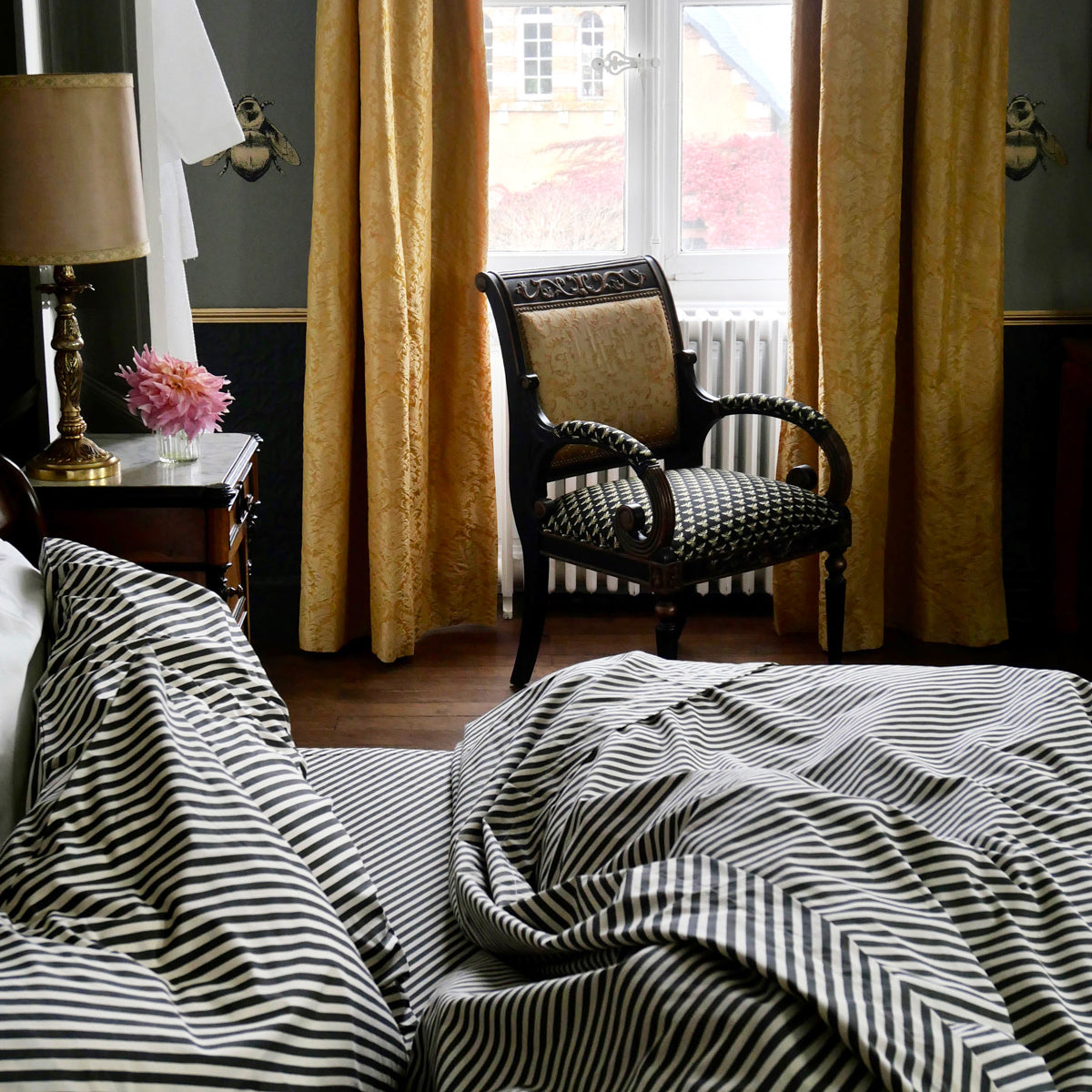CHATEAU BED