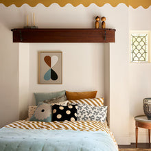 BLACK RANDOM SPOT PILLOWCASE