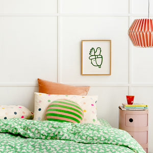 APPLE STRIPE VELVET ROUND CUSHION
