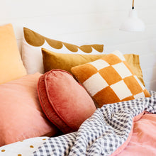 BUTTERSCOTCH SCALLOP PILLOWCASE