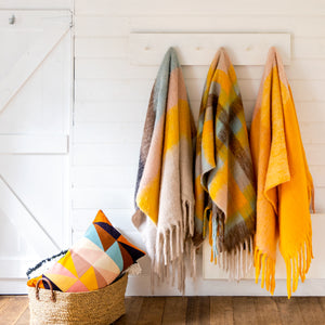 SUNNY DAYS BUMBLE BLANKET